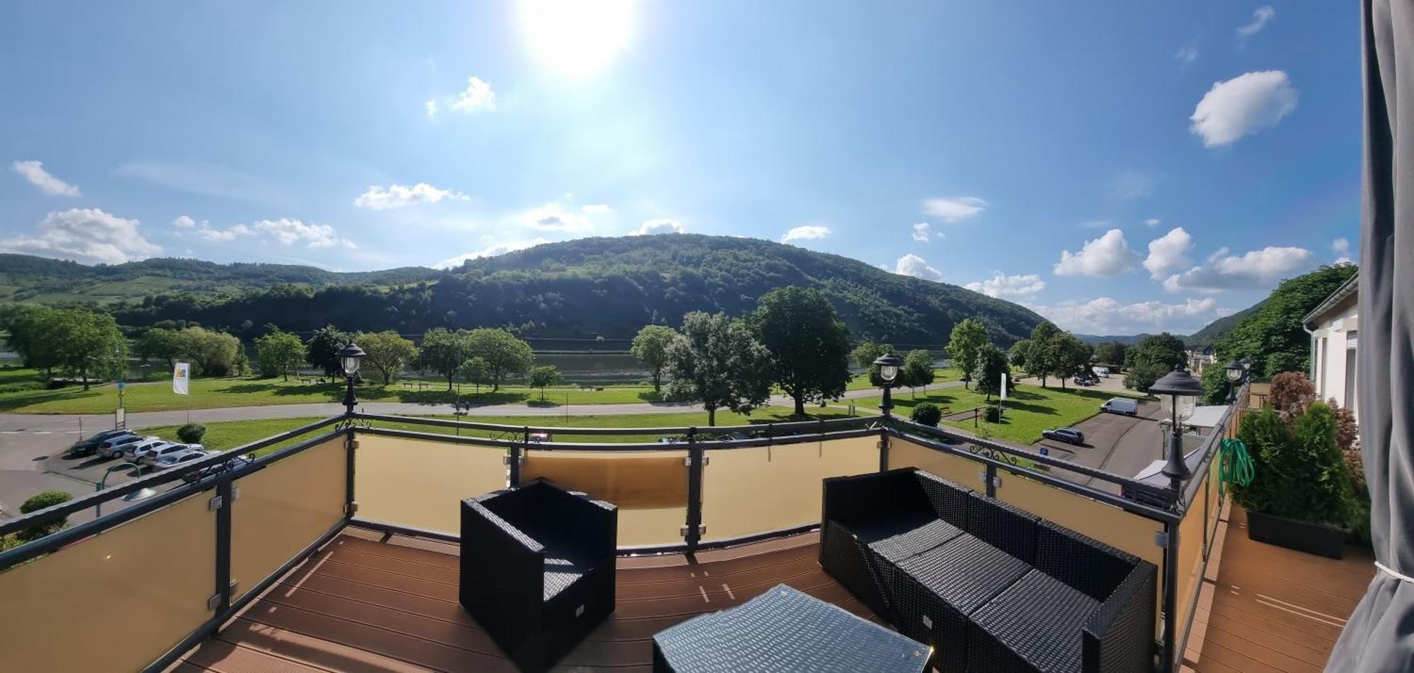 Gasthaus Korneli Sankt Aldegund Exteriör bild